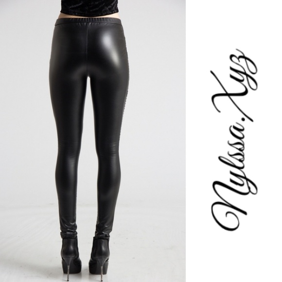 FAUX LEATHER MOTO PANTS IN BLACK - Picture 4 of 8